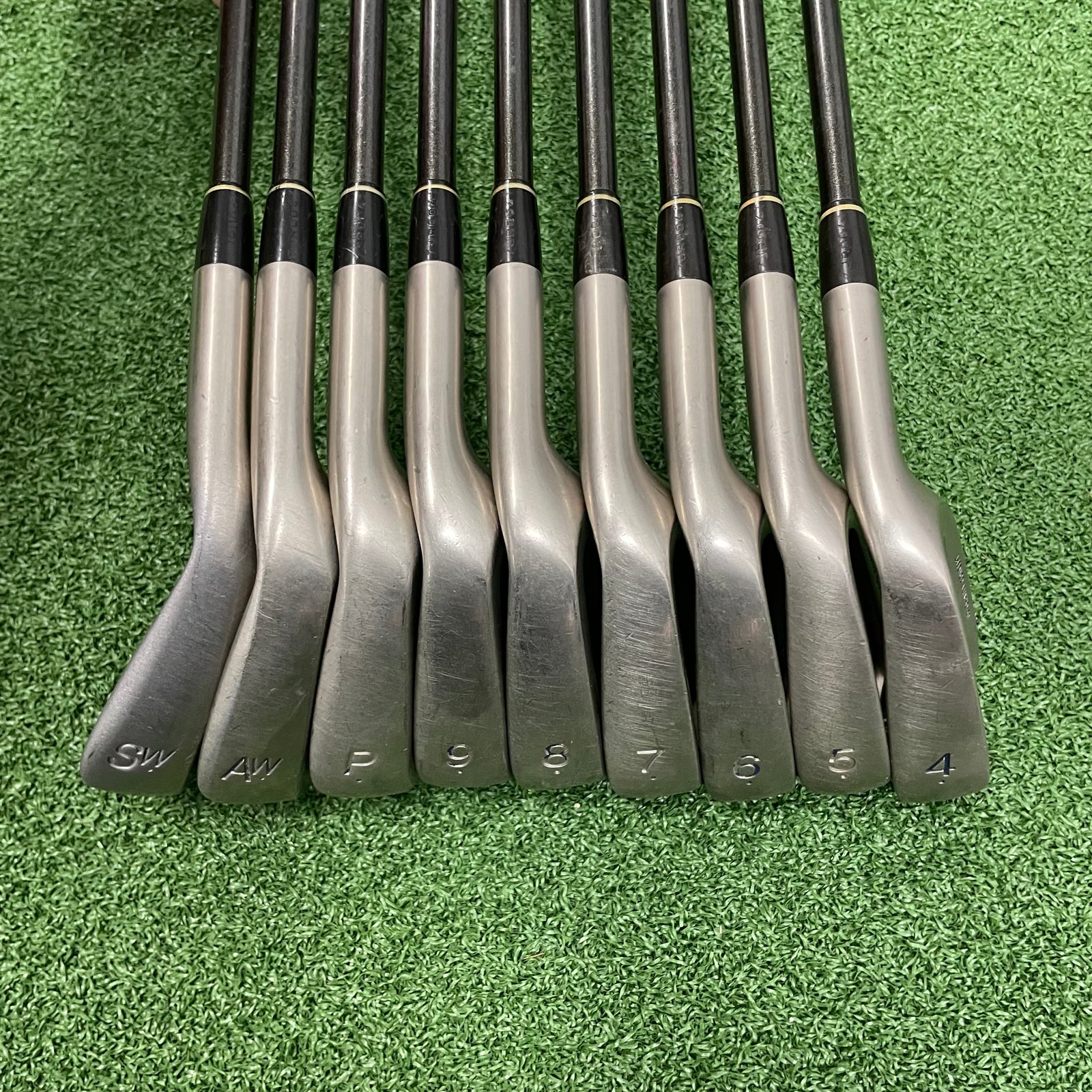 PRGR DATA 711 IRON SET 9 PC 4-PW-AW-SW GRAPHITE SHAFTS (SR) #IS280